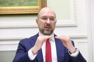 Шмигаль і Туск обговорили блокаду українських вантажівок