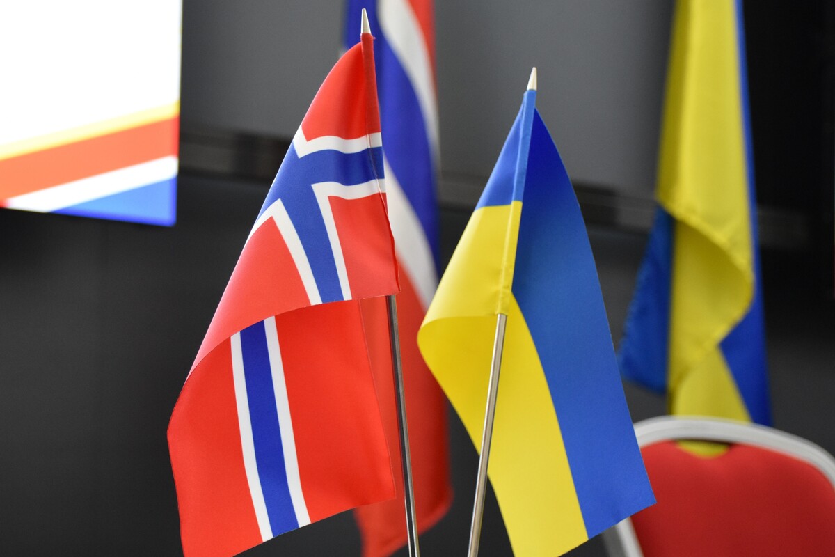 Прапори Норвегії та України. Фото: mva.gov.ua