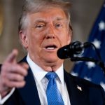 Трамп пообіцяв розібратися з “трансгендерним безумством”