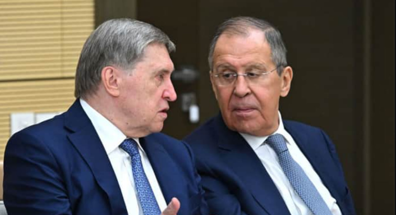 Представники РФ на переговорах у Стамбулі - Юрій Ушаков та Сергій Лавров. Фото: РИА Новости