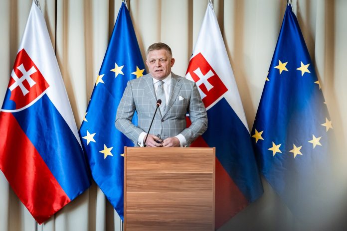 Роберт Фіцо, прем'єр-міністр Словаччини. Фото: Facebook-сторінка посадовця