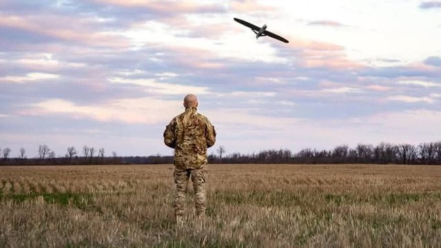 Запуск дрону. Ілюстративне фото: Facebook-сторінка Генштабу ЗСУ.
